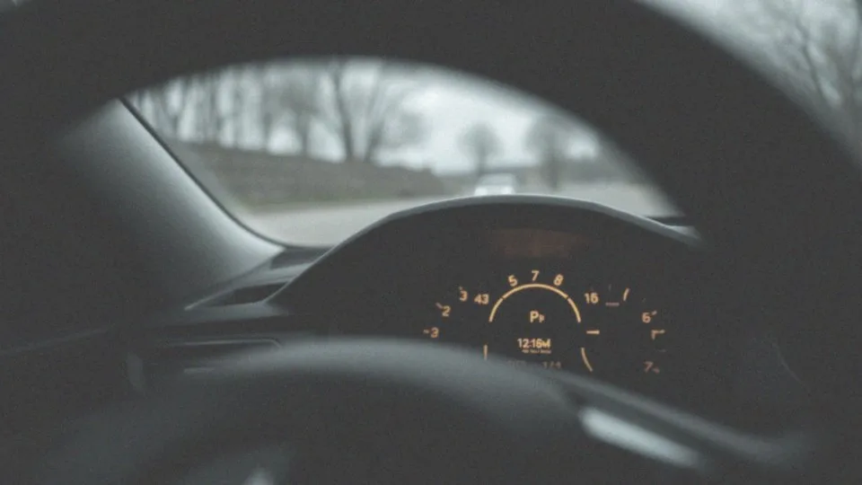 Kontrolka kierownicy – co oznacza i jakie mogą być problemy?